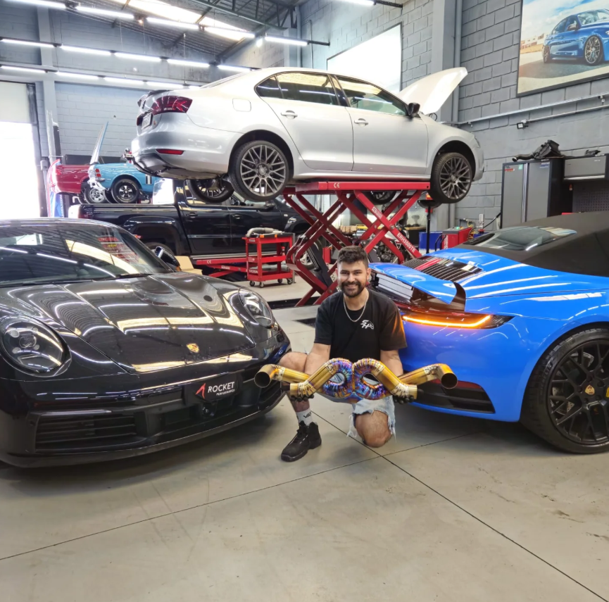 Ambiente da oficina Elite Exhaust em BH